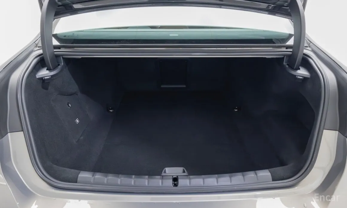 BMW i7, 2025 — фото 9 из 12