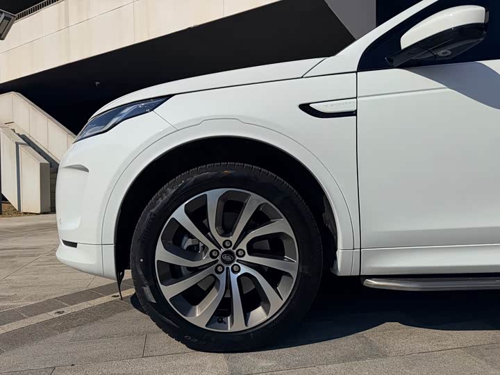 Land Rover Discovery Sport, 2023 — фото 4 из 9