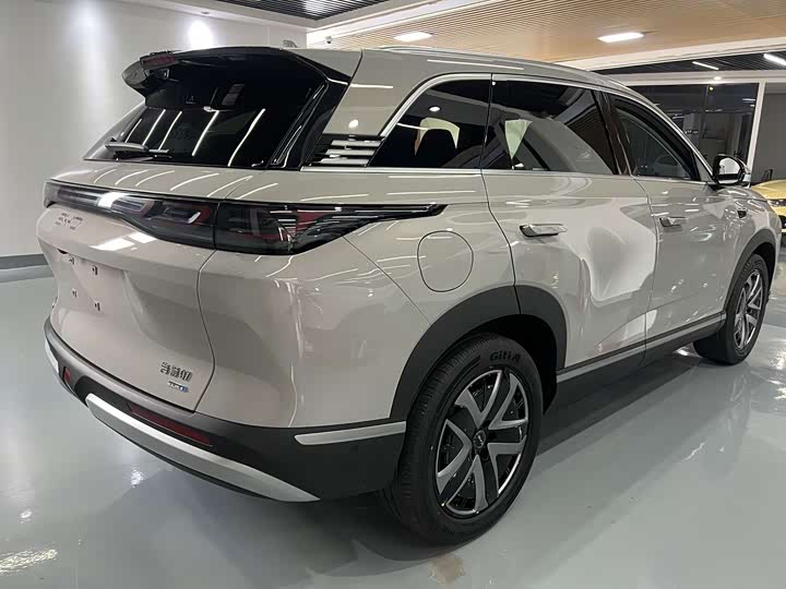 BYD Sea Lion 07 DM-i Hybrid, 2026 — фото 5 из 9