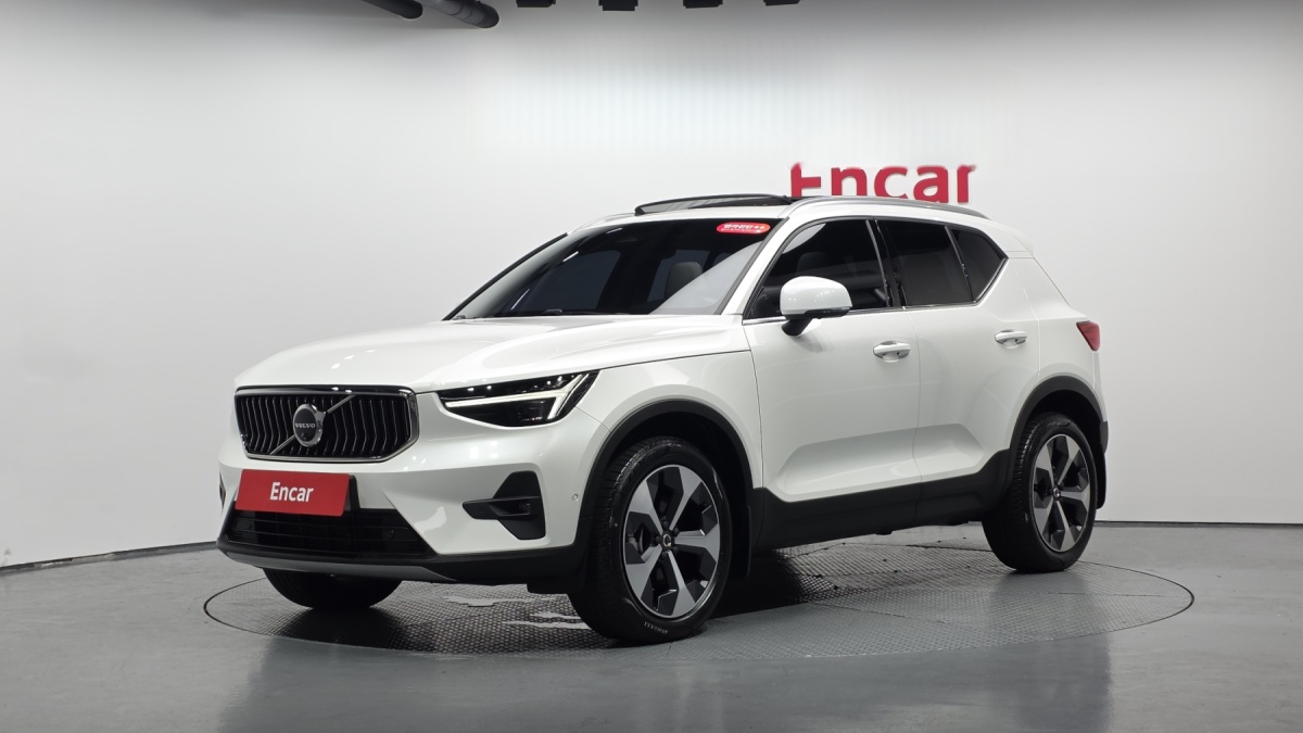 Volvo XC40, 2024 — фото 10 из 12