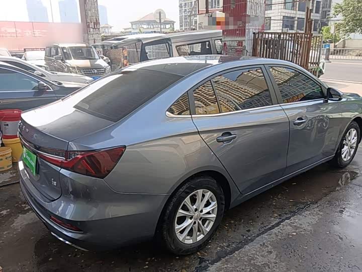 Roewe i5, 2024 — фото 7 из 9