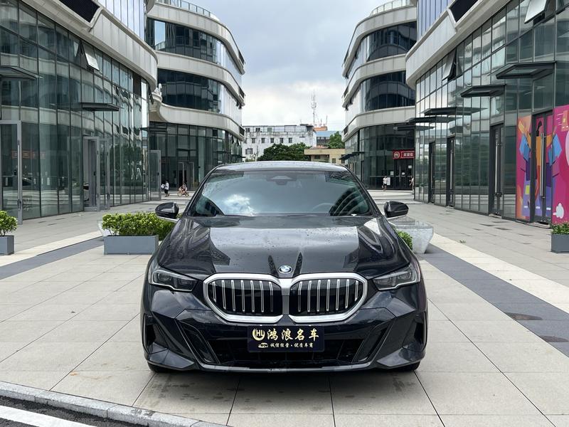 BMW 5 Series, 2025 — фото 2 из 12