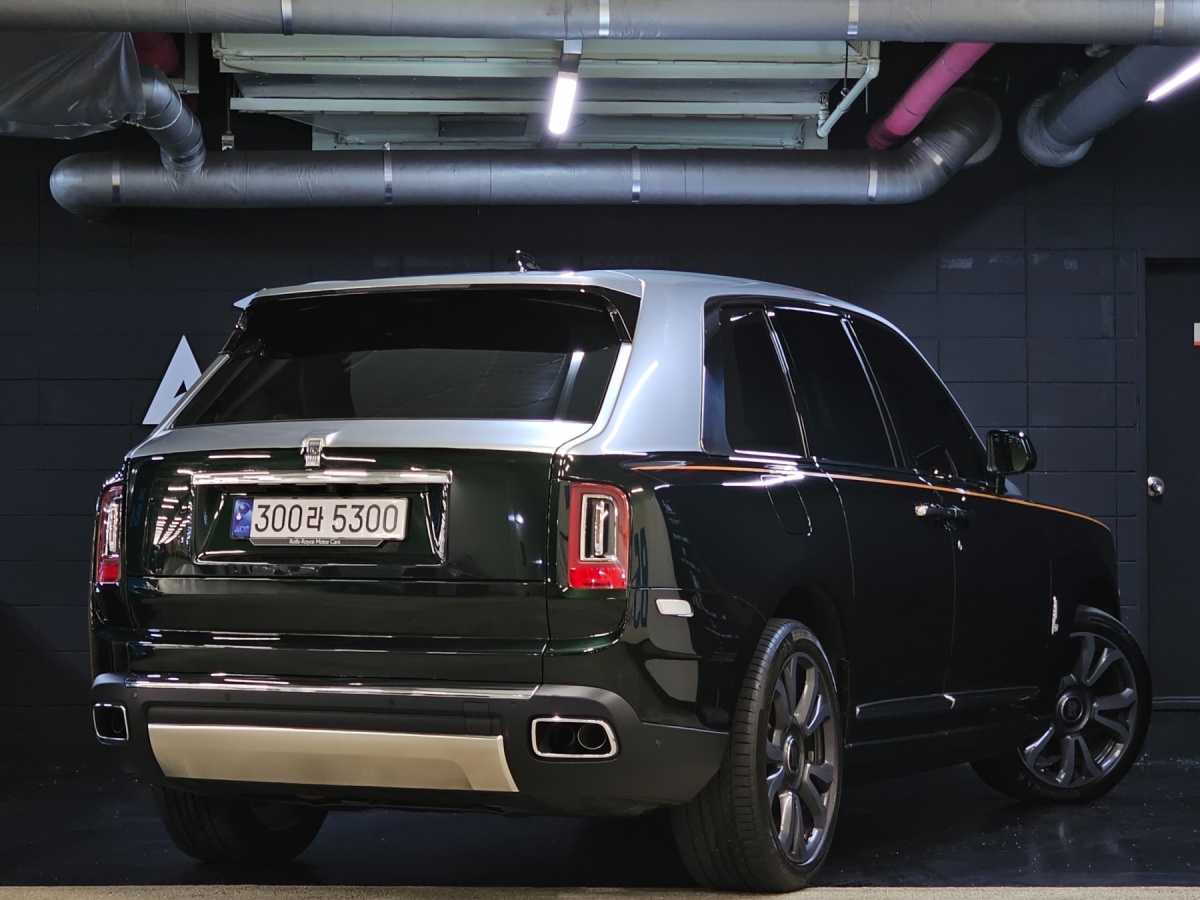 Rolls-Royce Cullinan, 2023 — фото 6 из 12