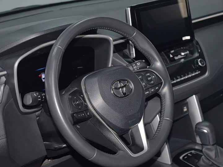 Toyota Corolla Cross, 2021 — фото 8 из 9