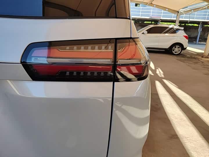 Wuling Starlight 730 Hybrid/EV, 2026 — фото 8 из 9