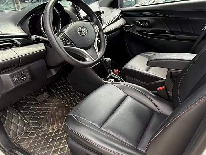 Toyota Yaris L Hatchback, 2022 — фото 7 из 9