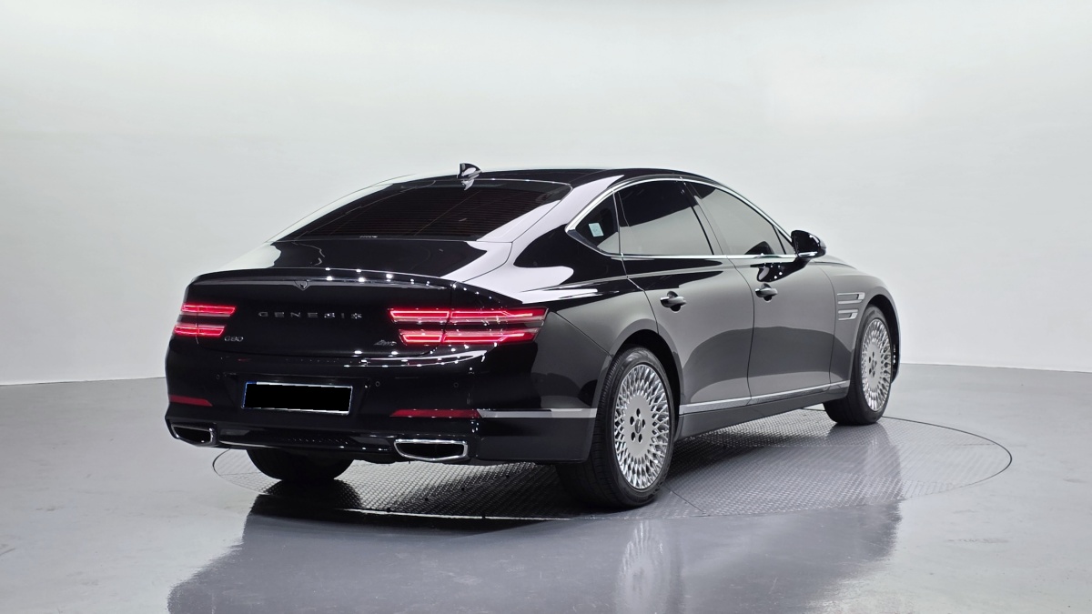 Genesis G80, 2023 — фото 2 из 12