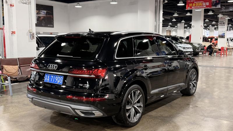 Audi Q7, 2024 — фото 6 из 10