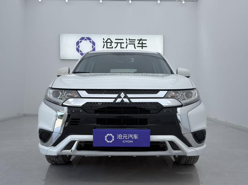Mitsubishi Outlander, 2023 — фото 2 из 12