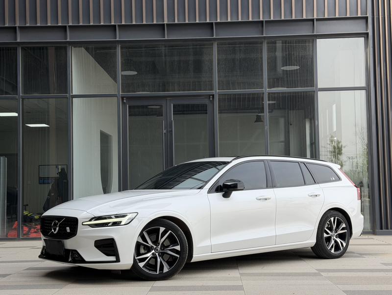 Volvo V60, 2021 — купить в Санкт-Петербурге под ключ