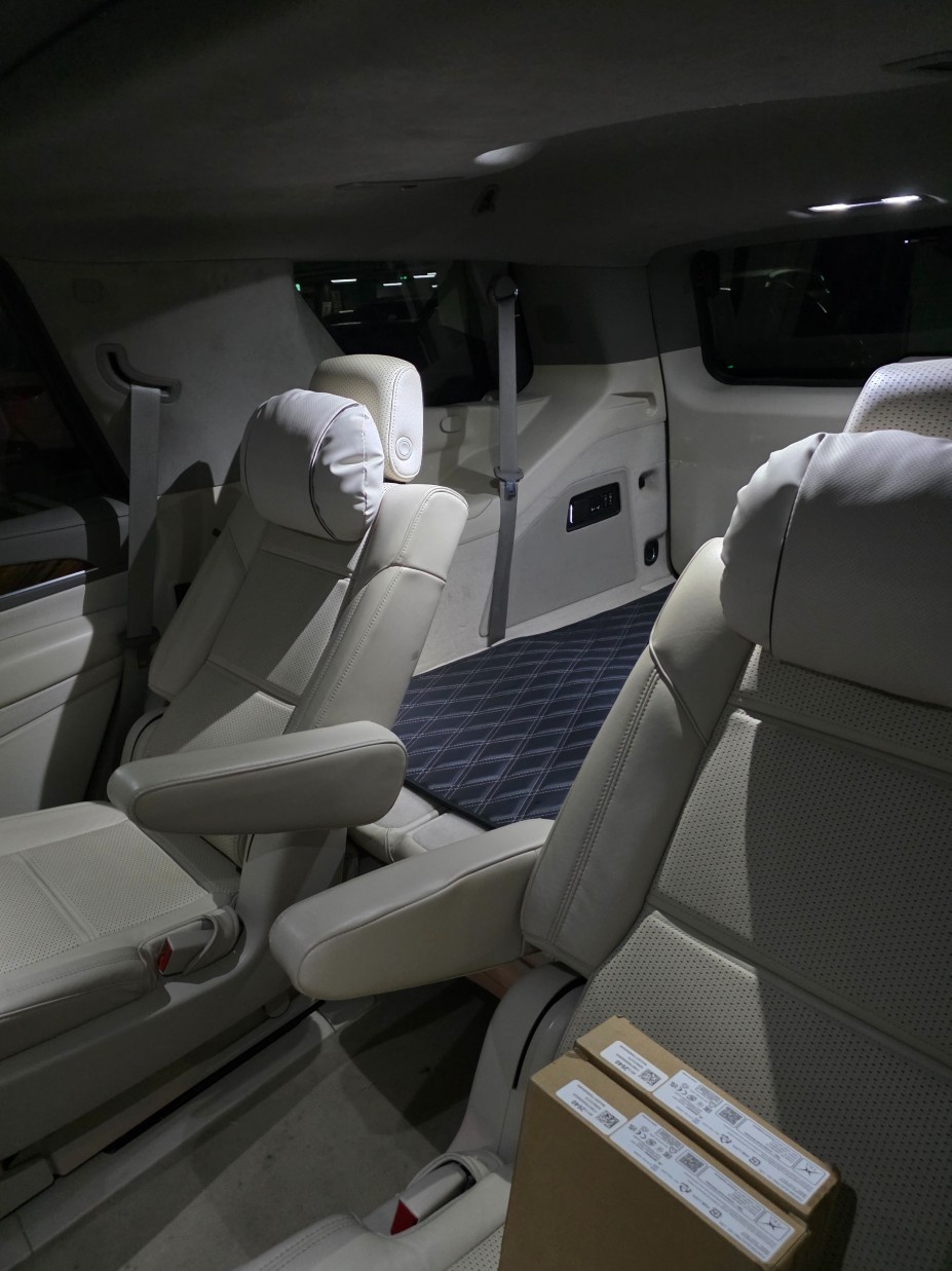 Cadillac Escalade, 2022 — фото 12 из 12