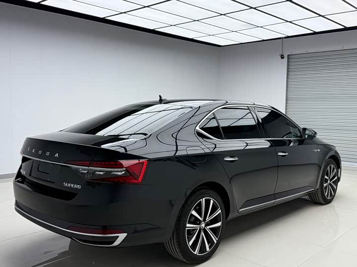 Skoda Superb, 2024 — фото 2 из 9