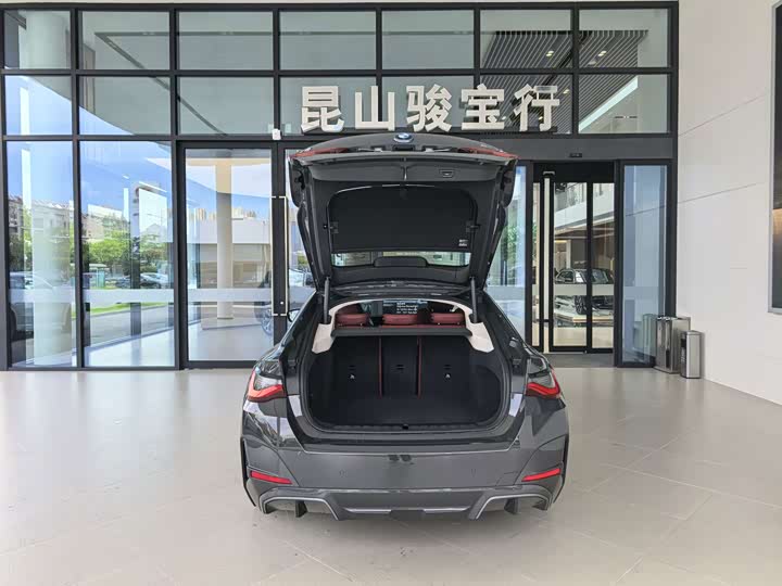 BMW i4, 2025 — фото 8 из 9