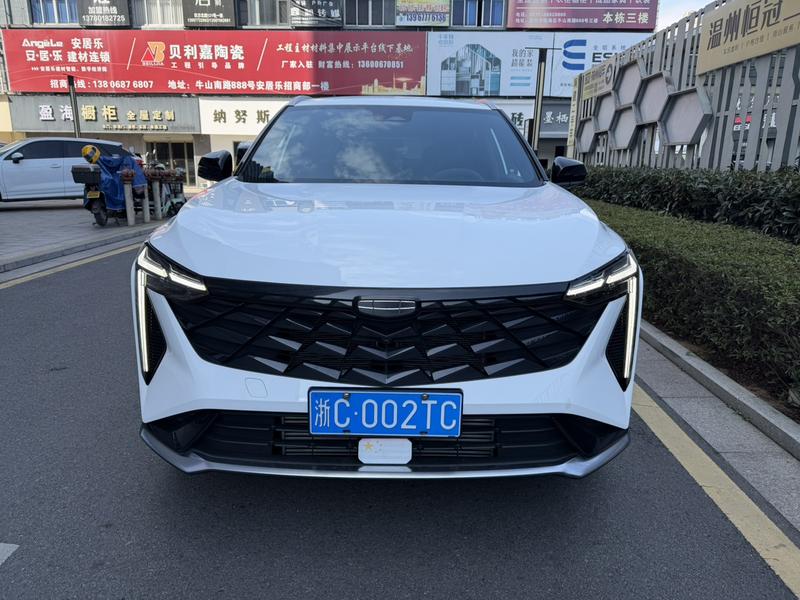 Geely Atlas, 2024 — фото 2 из 10