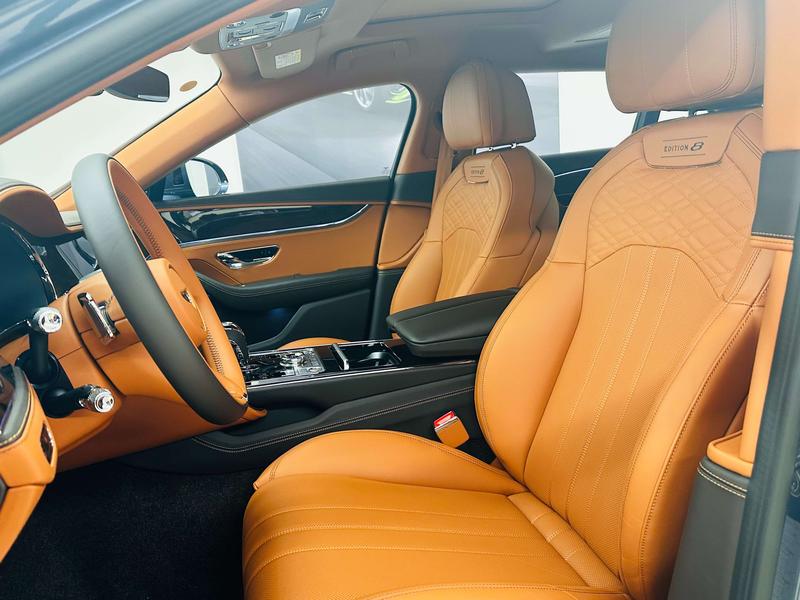 Bentley Flying Spur, 2025 — фото 6 из 8