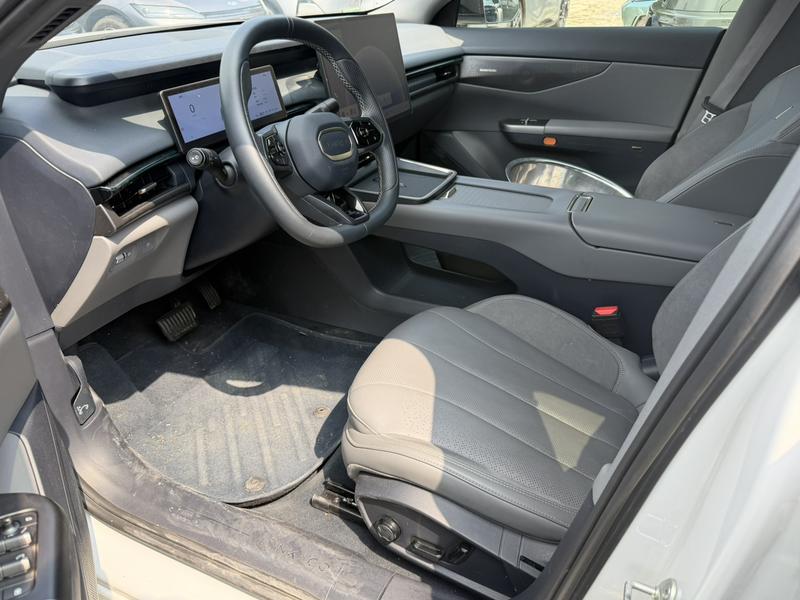 Lynk & Co 07 EM-P Hybrid, 2024 — фото 8 из 10