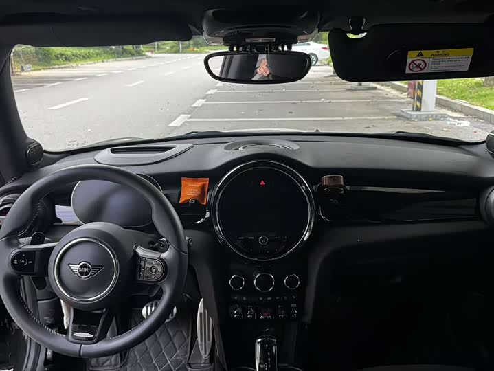 Mini Mini JCW, 2022 — фото 8 из 9