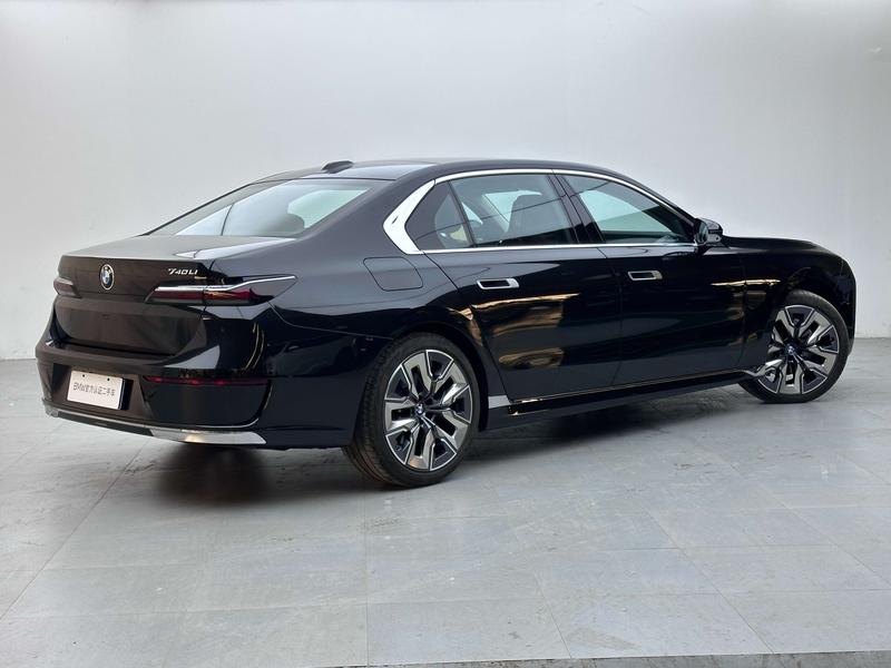 BMW 7 Series, 2025 — фото 5 из 12