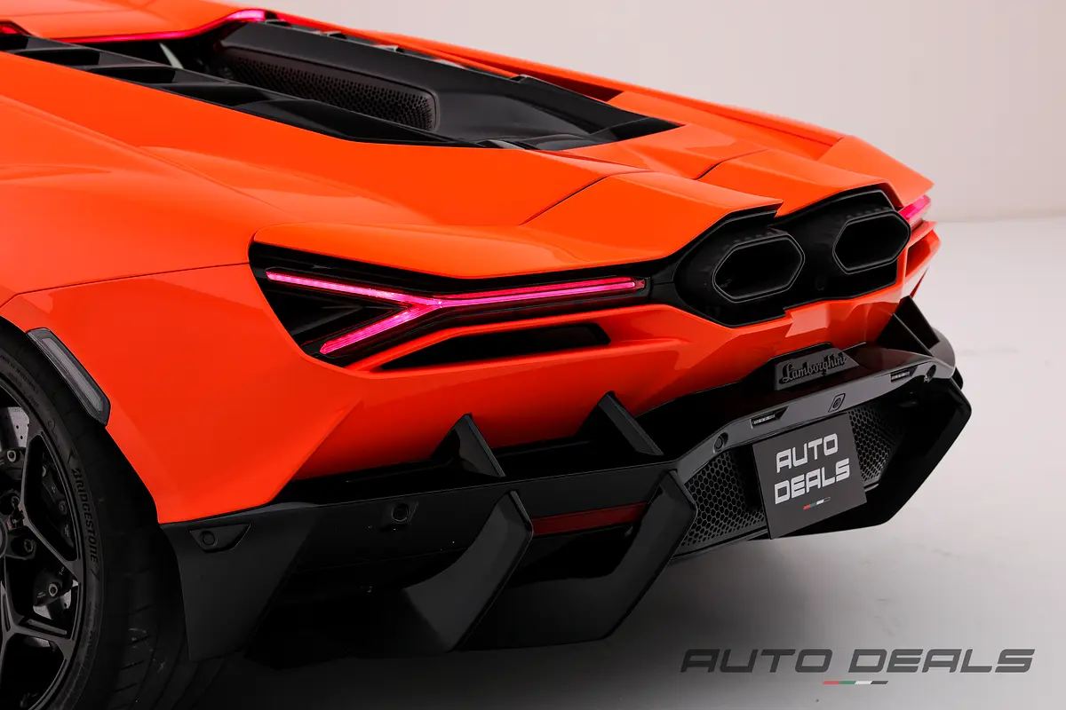 Lamborghini Revuelto, 2024 — фото 7 из 10