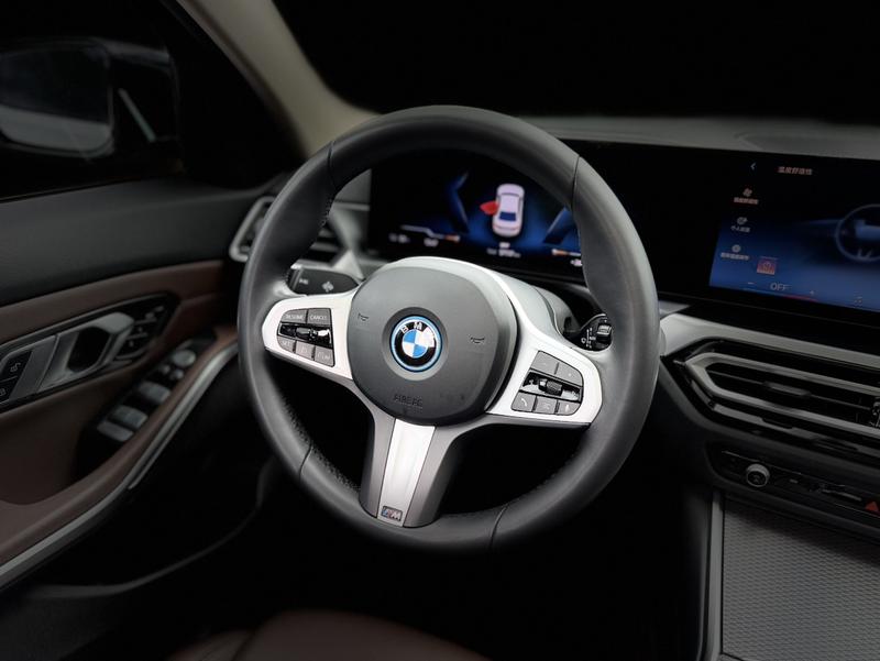 BMW i3, 2024 — фото 9 из 12