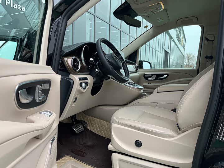 Mercedes-Benz V-Class, 2022 — фото 5 из 9