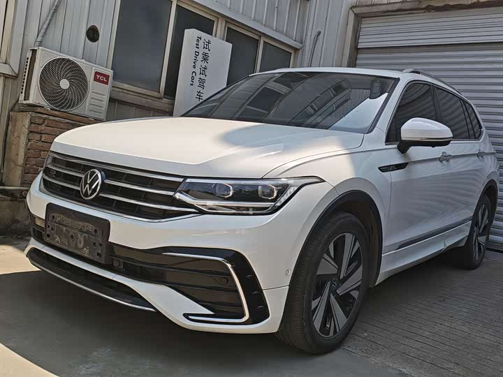 Volkswagen Tiguan L Pro, 2023 — купить в Орле под ключ
