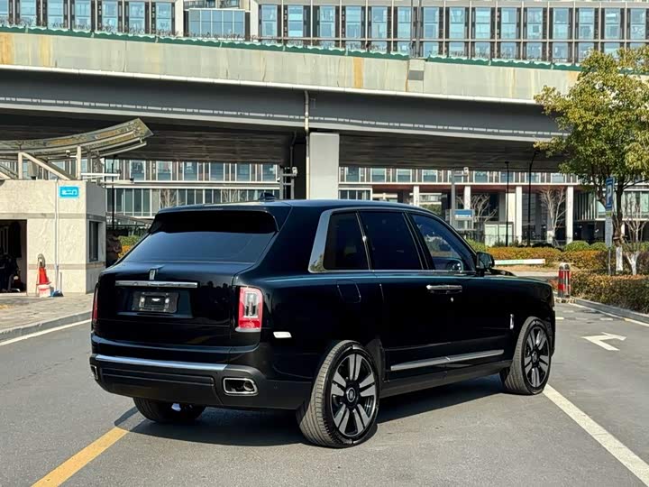 Rolls-Royce Cullinan, 2023 — фото 9 из 9