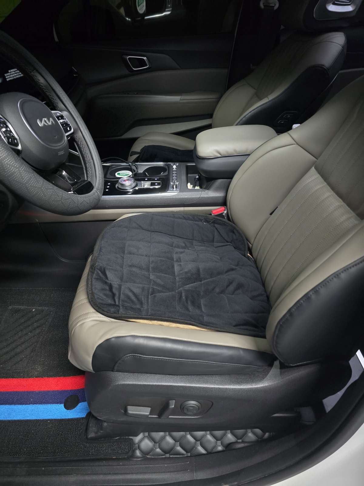 Kia Carnival, 2023 — фото 8 из 12