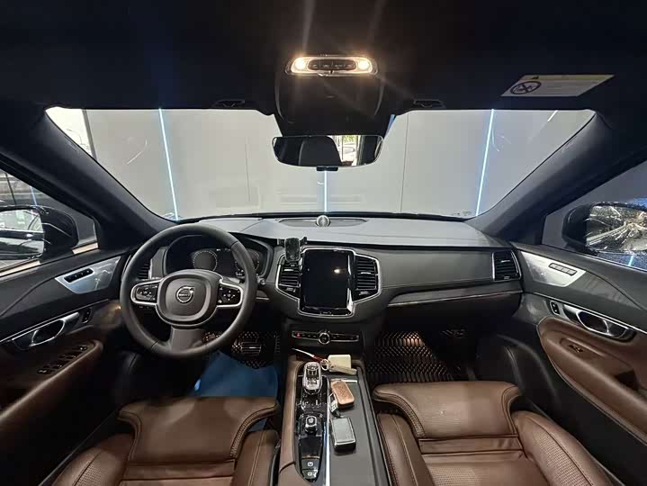 Volvo XC90 Hybrid, 2022 — фото 9 из 9