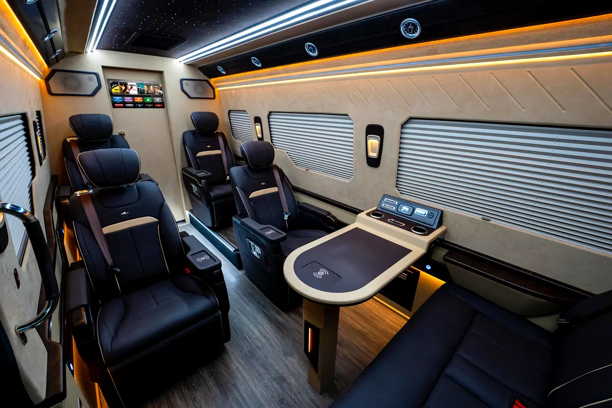 Mercedes-Benz Sprinter, 2024 — фото 2 из 10