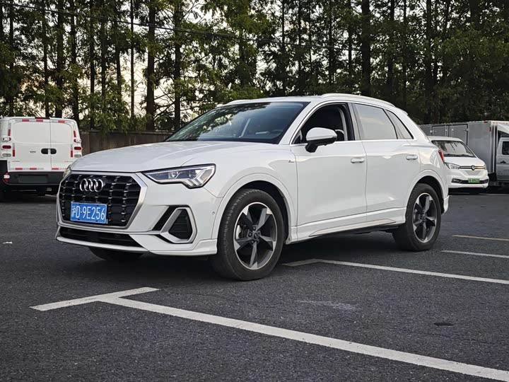 Audi Q3, 2022 — купить в Санкт-Петербурге под ключ