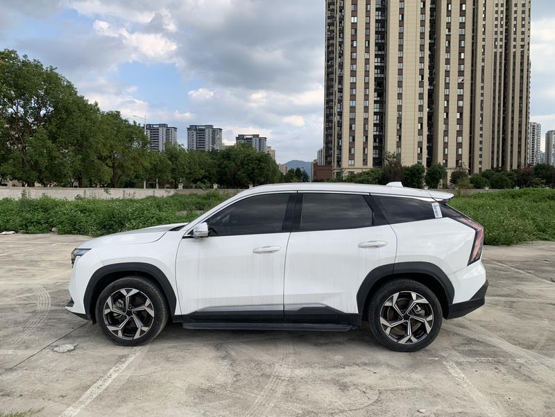 Geely Atlas L, 2023 — фото 4 из 12