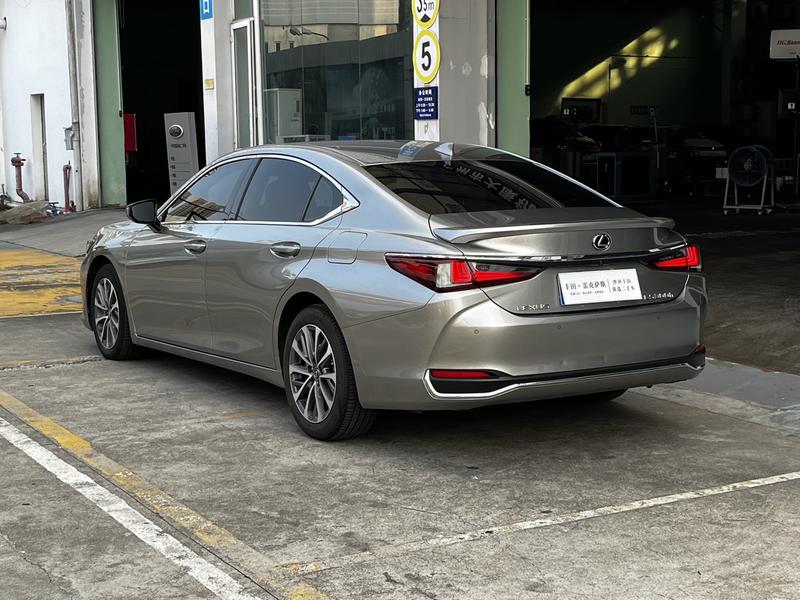 Lexus ES, 2023 — фото 5 из 12
