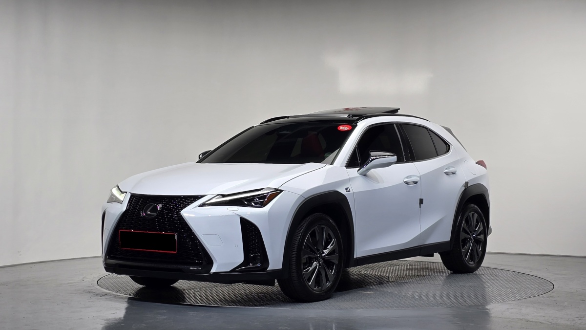 Lexus UX, 2024 — купить в Перми под ключ
