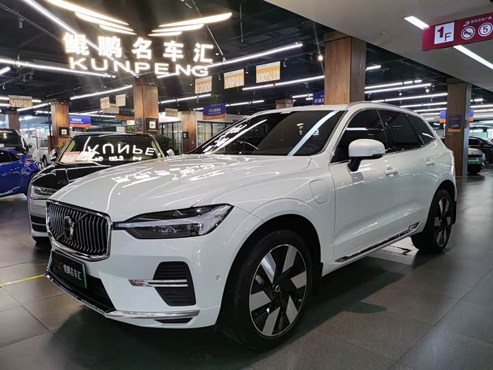 Volvo XC60 Hybrid, 2024 — купить в Перми под ключ