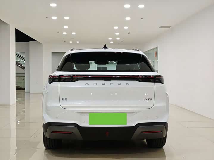 BAIC Arcfox Alpha T5, 2025 — фото 5 из 9