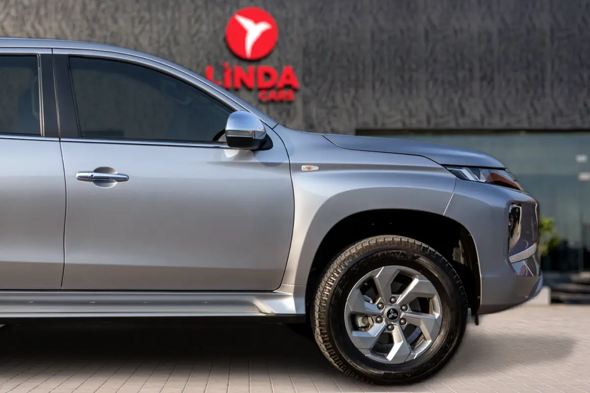 Mitsubishi Montero Sport, 2025 — фото 8 из 10