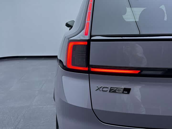 Volvo XC70 Hybrid, 2025 — фото 6 из 9