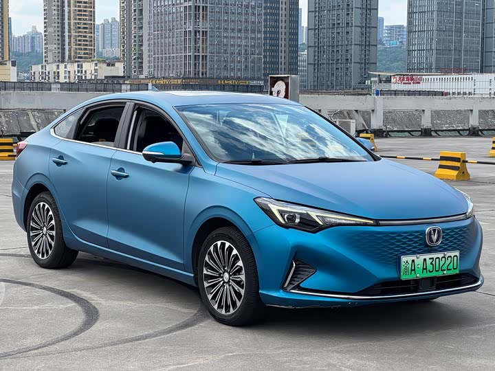 Changan Eado EV, 2022 — фото 3 из 9