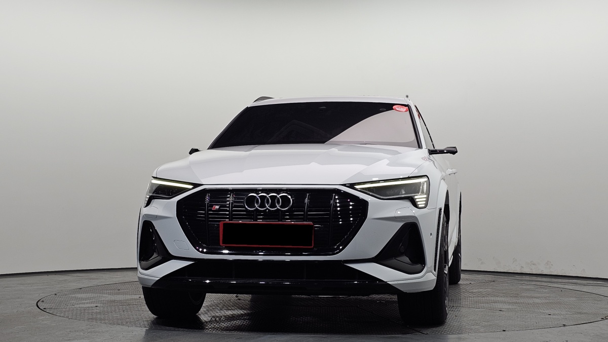 Audi e-tron, 2022 — фото 3 из 12