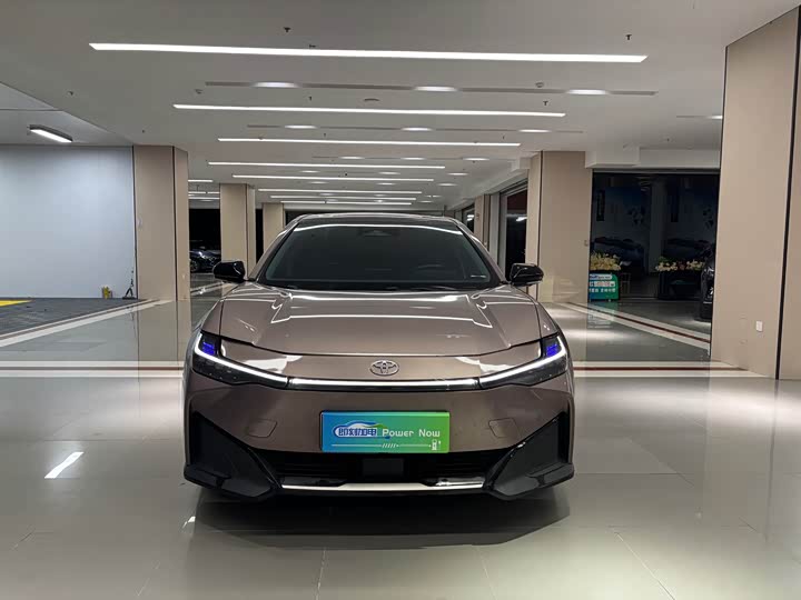 Toyota bZ3, 2023 — фото 2 из 9