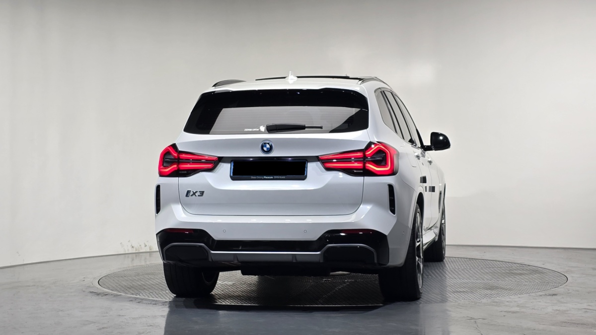 BMW iX3, 2023 — фото 4 из 12