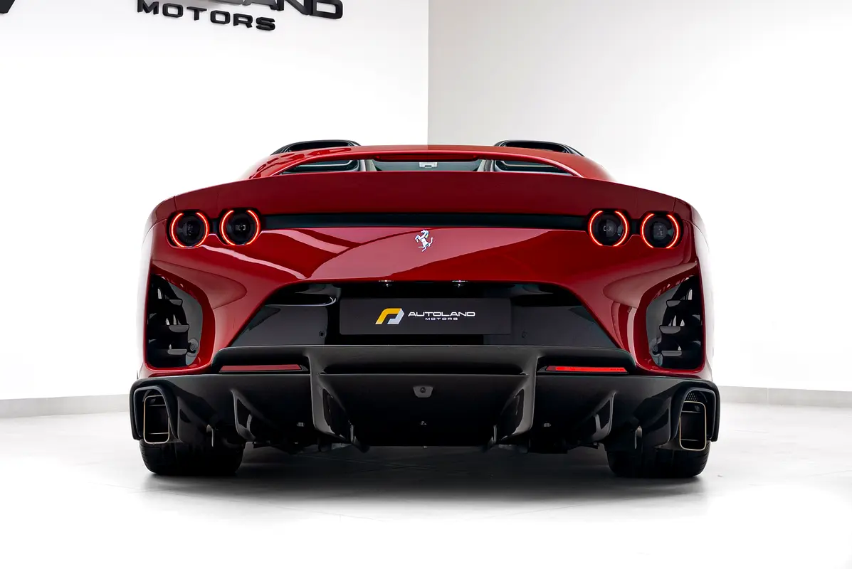 Ferrari 812, 2024 — фото 6 из 10