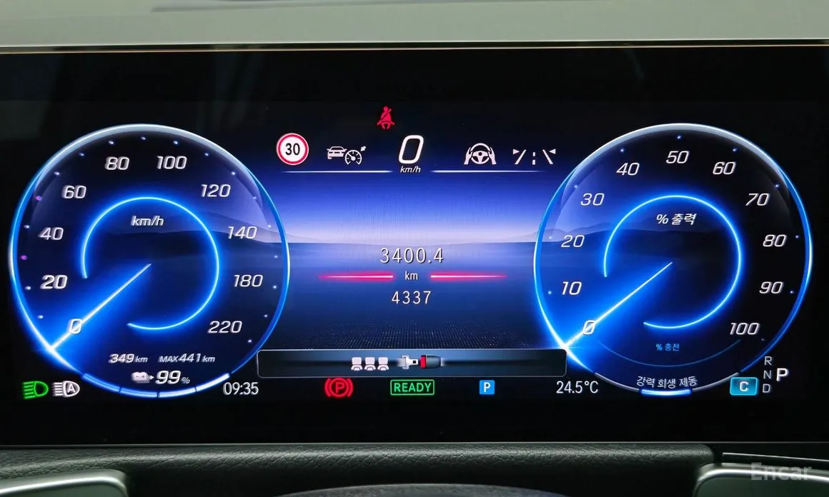 Mercedes-Benz EQB, 2025 — фото 8 из 12