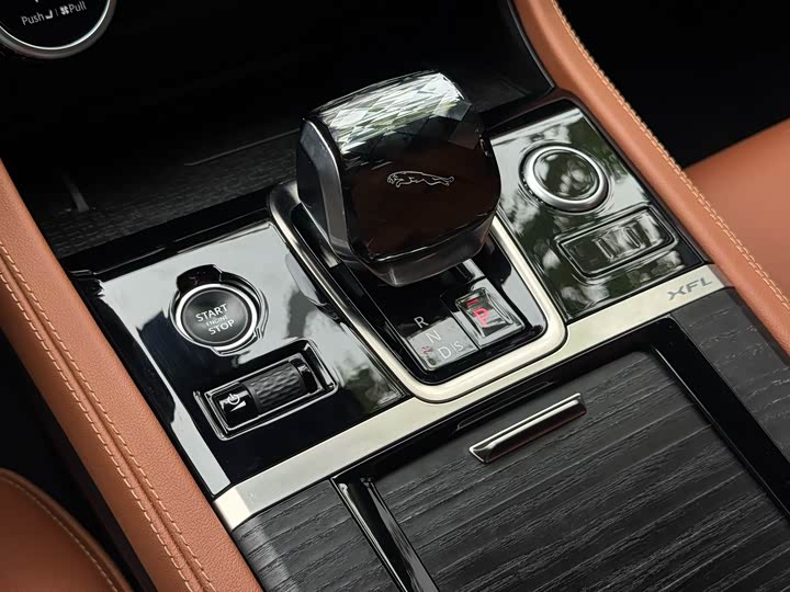 Jaguar XF L, 2023 — фото 9 из 9