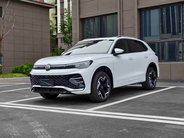 Volkswagen Tiguan L Pro, 2025 — купить в Санкт-Петербурге под ключ