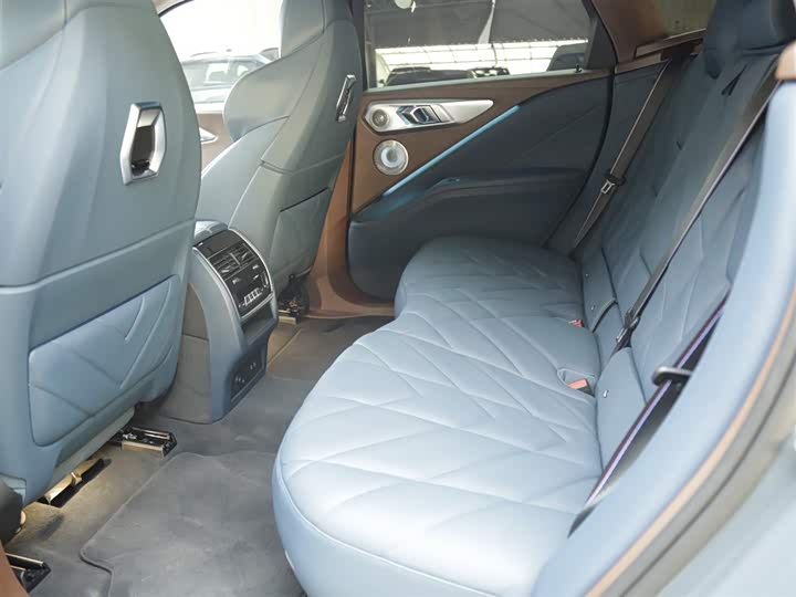 BMW XM, 2023 — фото 9 из 9