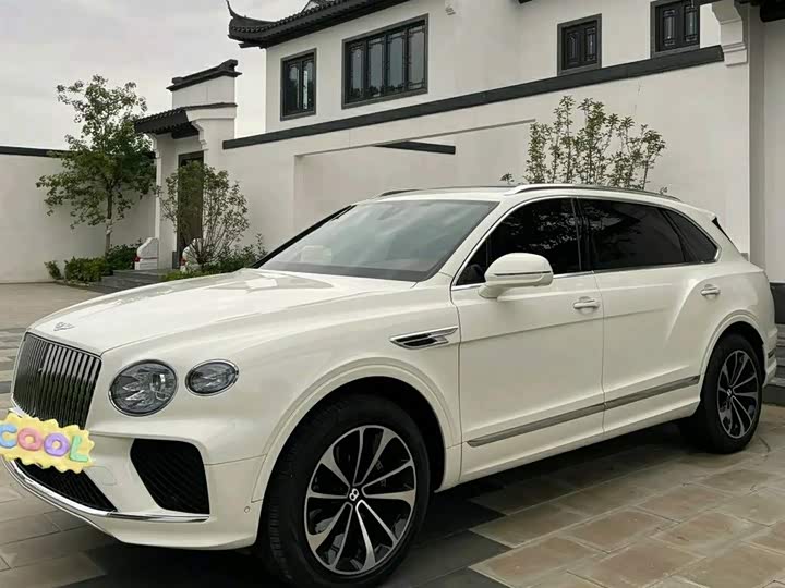 Bentley Bentayga, 2023 — купить в Тамбове под ключ