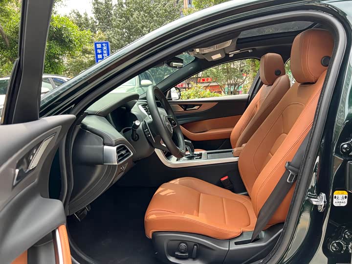 Jaguar XE L, 2024 — фото 9 из 9