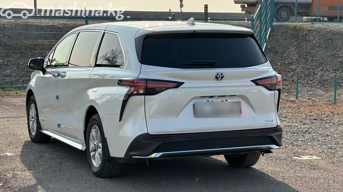 Toyota Sienna, 2023 — фото 9 из 9